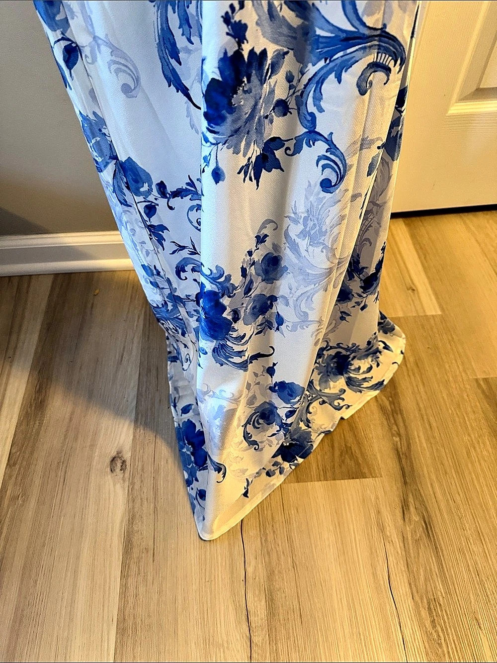 Beauty & Grace Square Neck Floral Draped Back Maxi Dress Blue & White XL - Picture 4 of 5